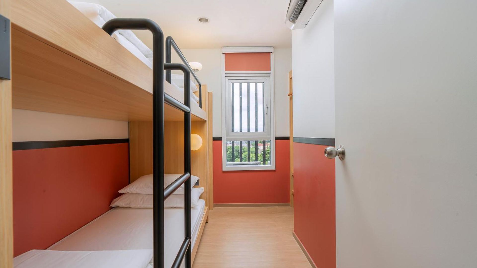 The Grass Serviced โรงแรม 4*
