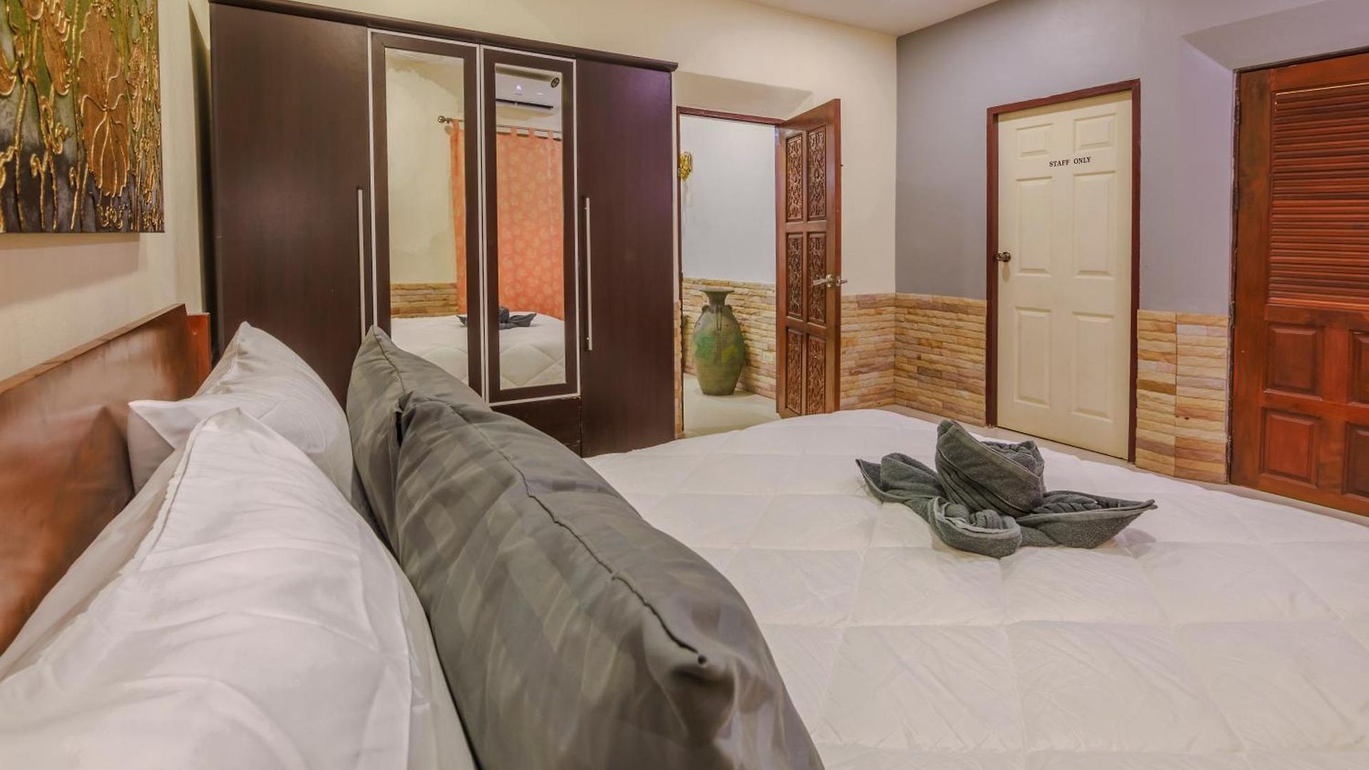 Ratana Near Walking Street And Beaches * Pattaya