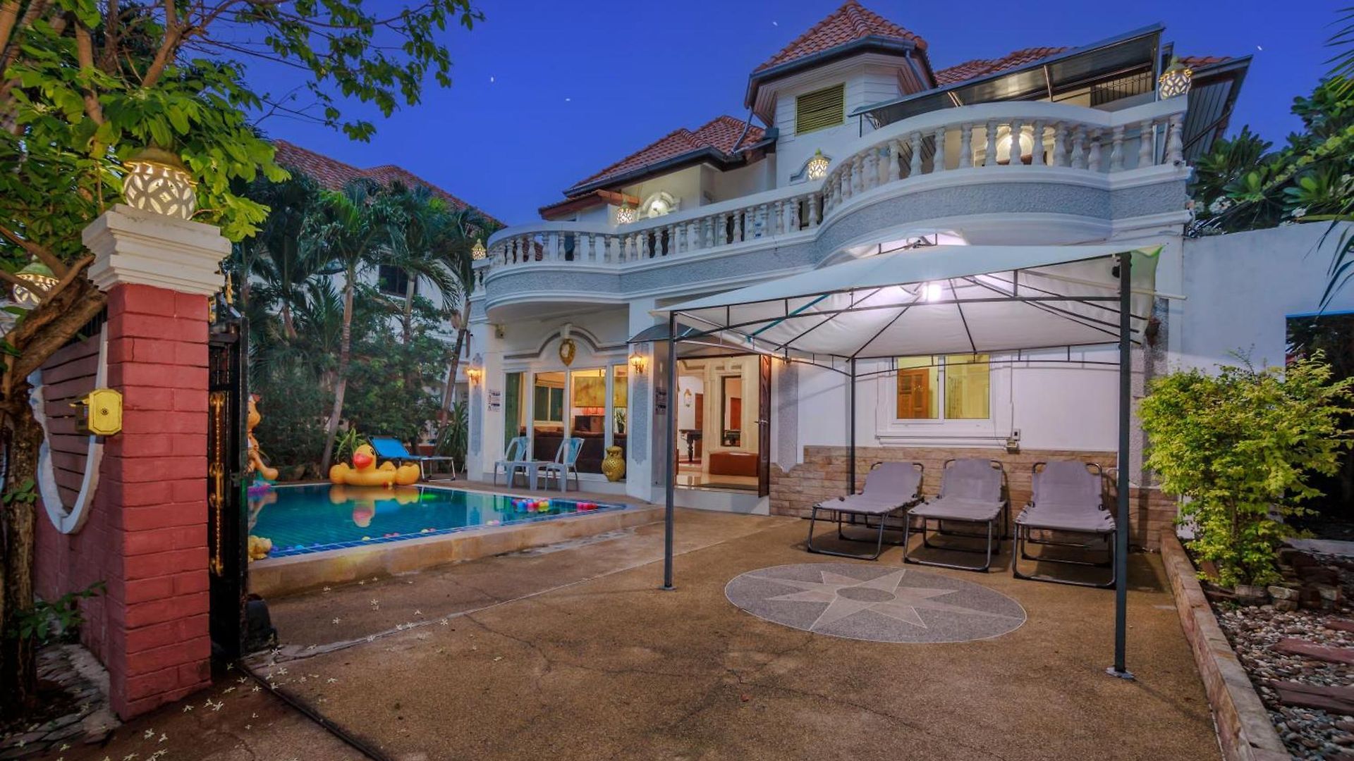 Ratana Near Walking Street And Beaches วิลล่า Pattaya
