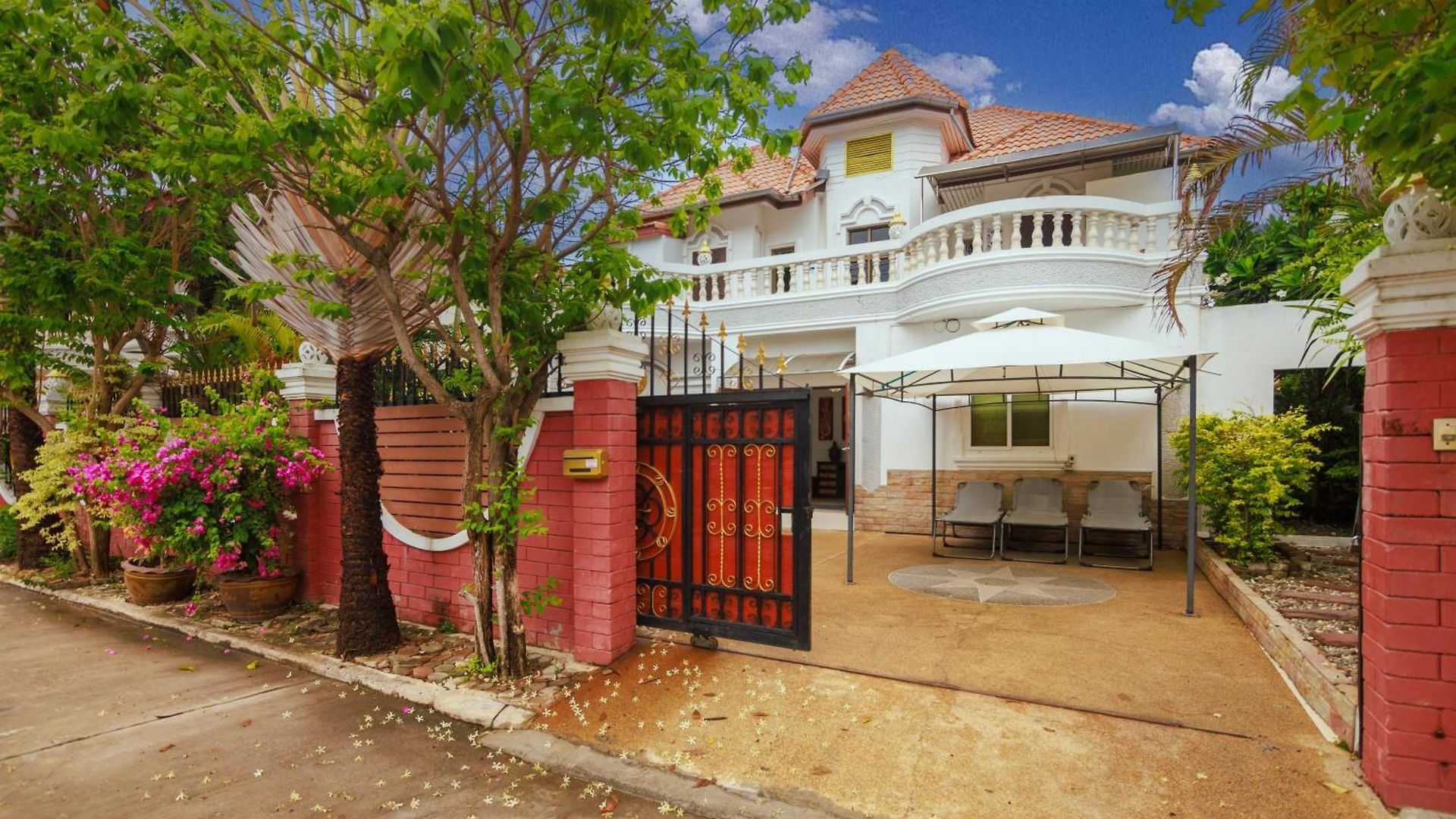 Ratana Near Walking Street And Beaches * Pattaya