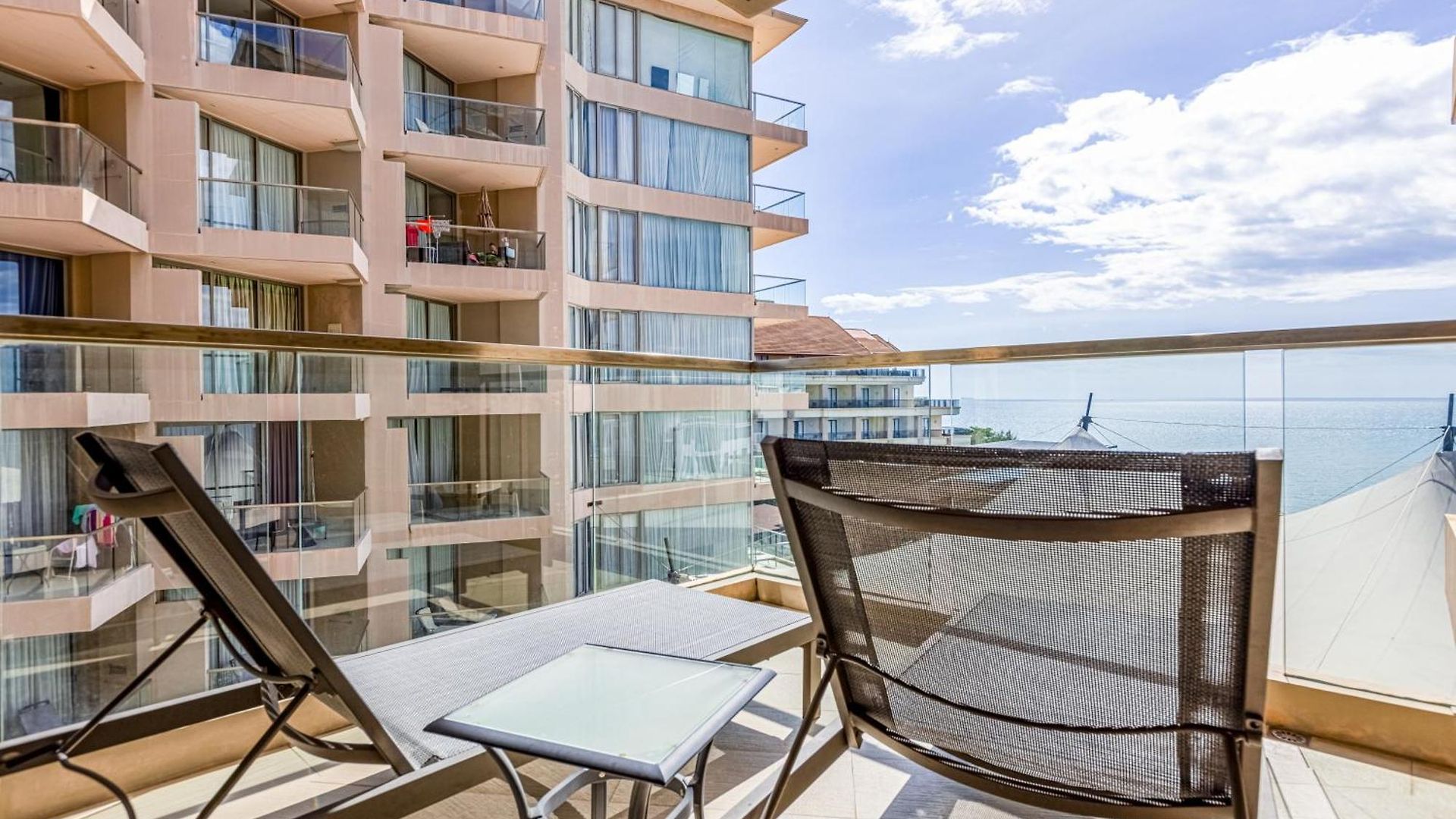 Modus Beachfront