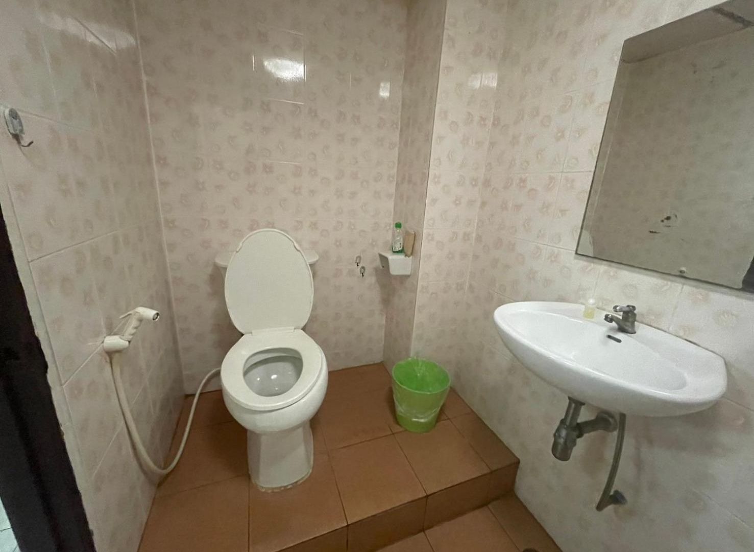 บ้านพัก Oyo 75494 President Pattaya