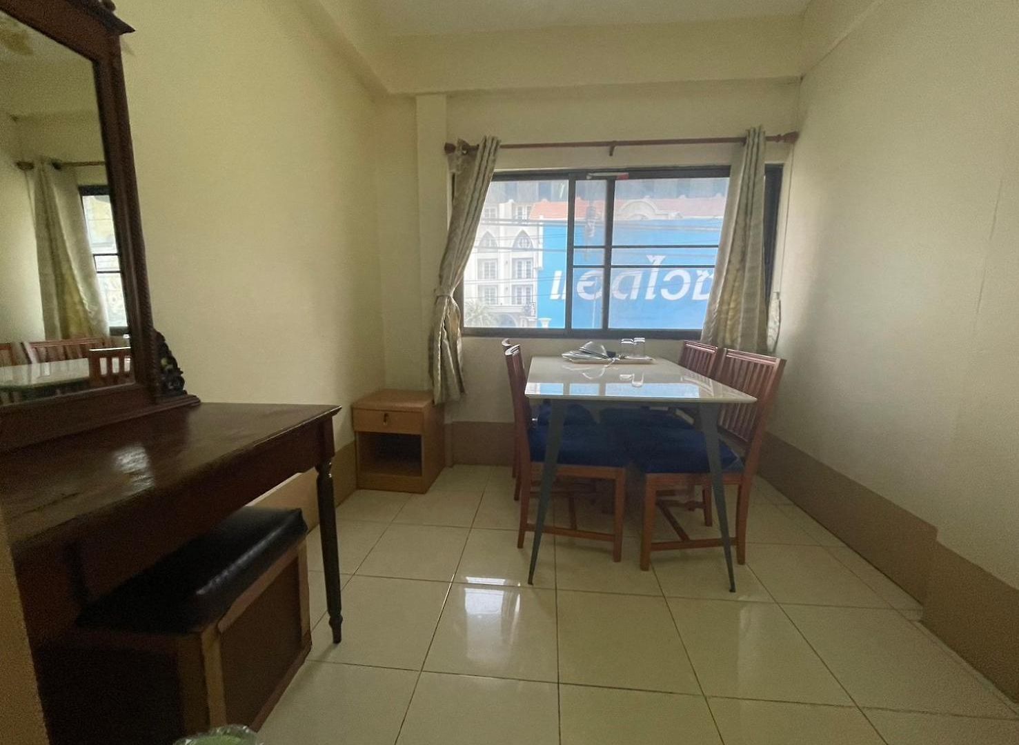 Oyo 75494 President บ้านพัก Pattaya