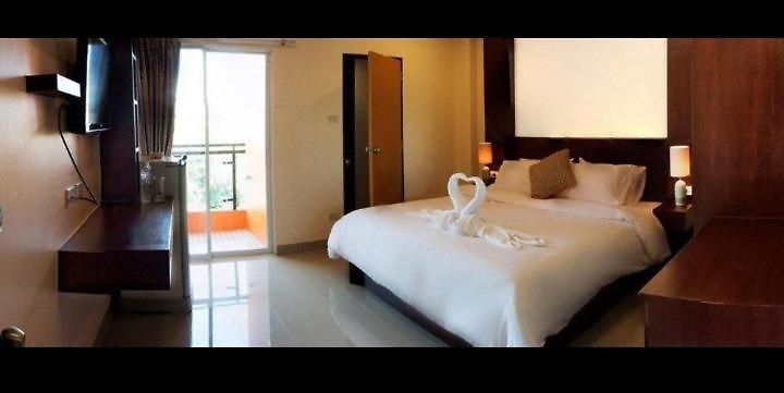 โรงแรม Lucky Residency