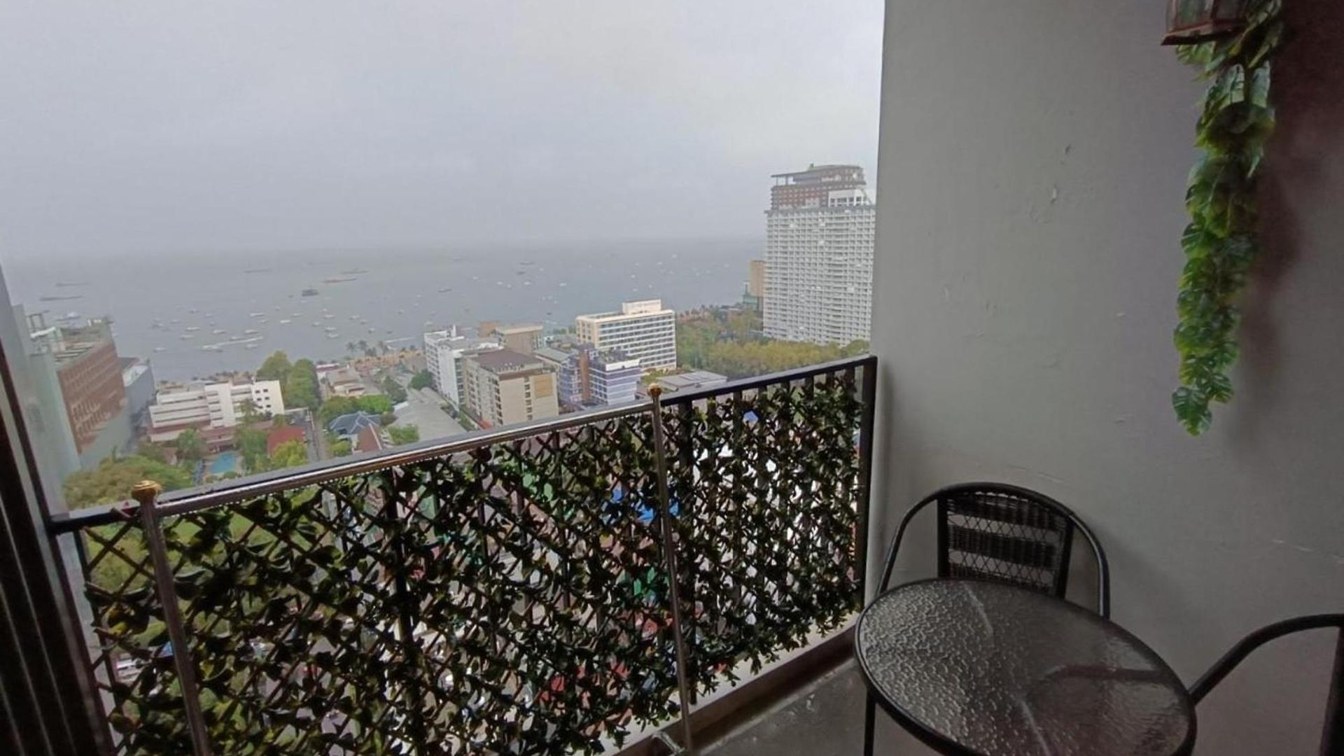 The Base By Mickey อพาร์ตโฮเทล Pattaya