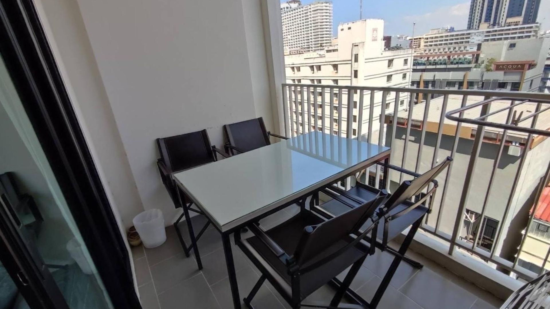 The Base By Mickey 3* Pattaya