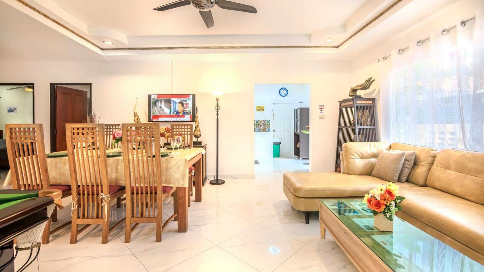 วิลล่า Corner Near Walking Street And Beaches Pattaya