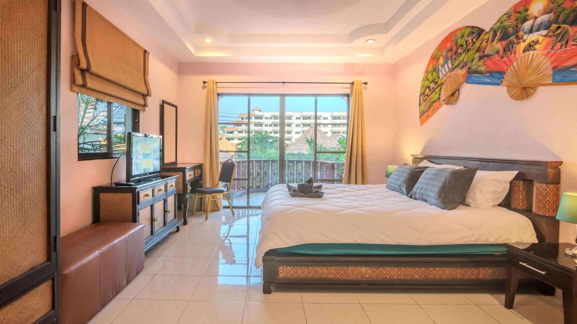 Madee Near Walking Street And Beaches