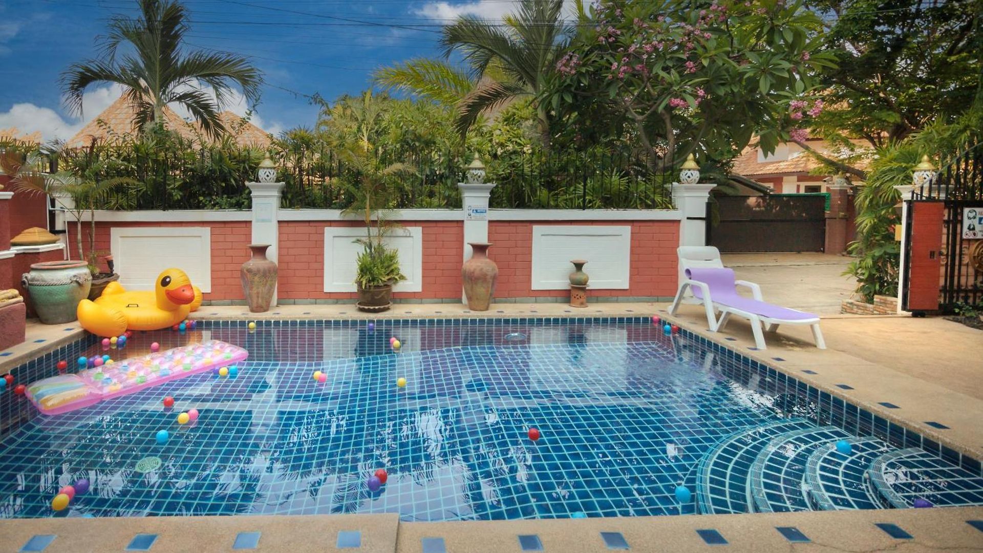 Madee Near Walking Street And Beaches * Pattaya