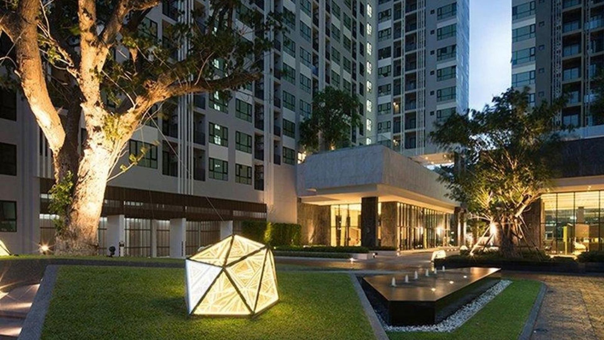 อพาร์ตโฮเทล The Base By Mickey Pattaya