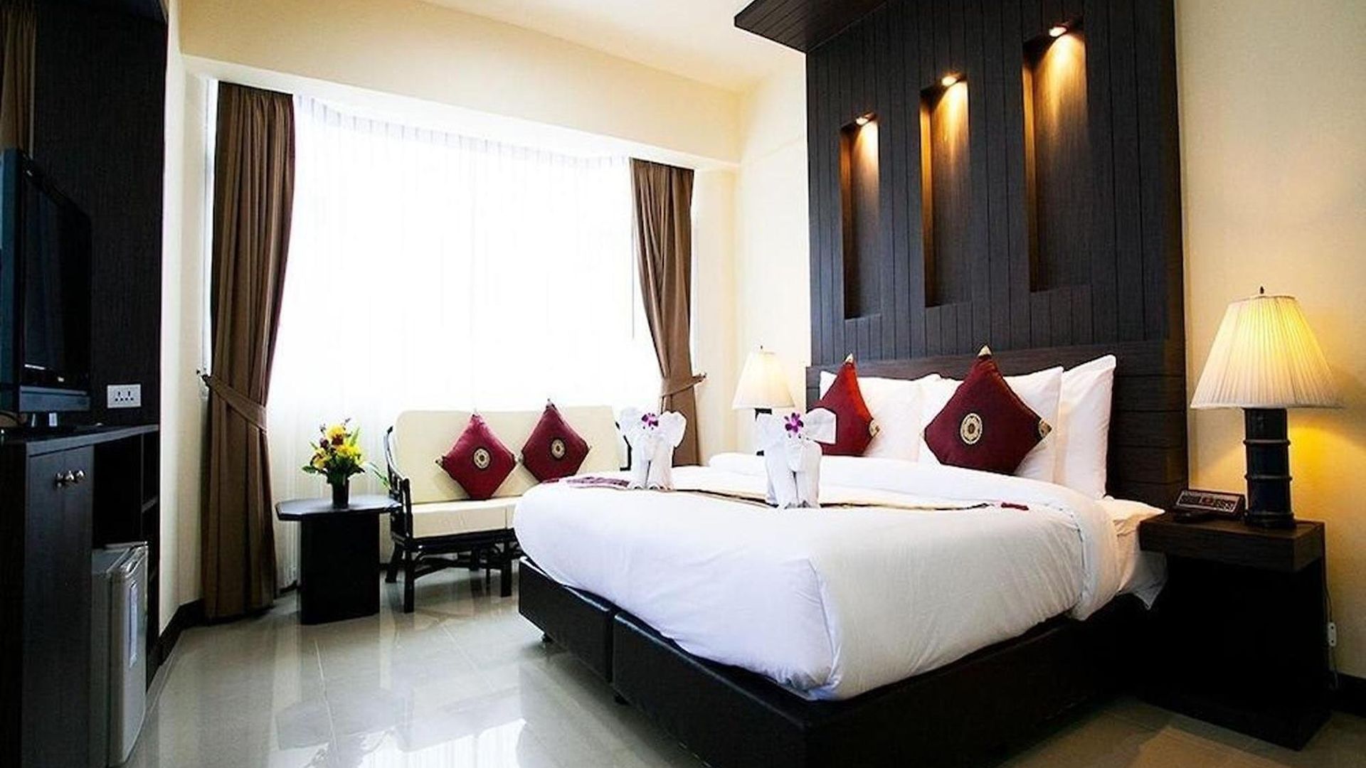 โรงแรม Suncity 4*