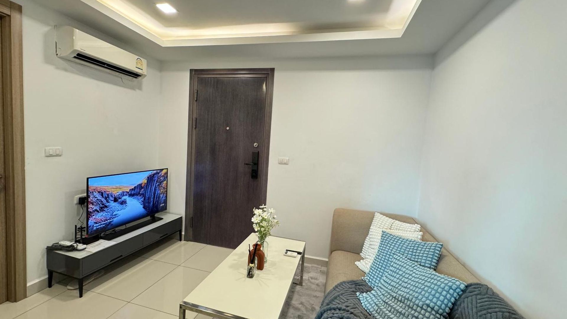 อพาร์ตโฮเทล Acadia Continental Pattaya