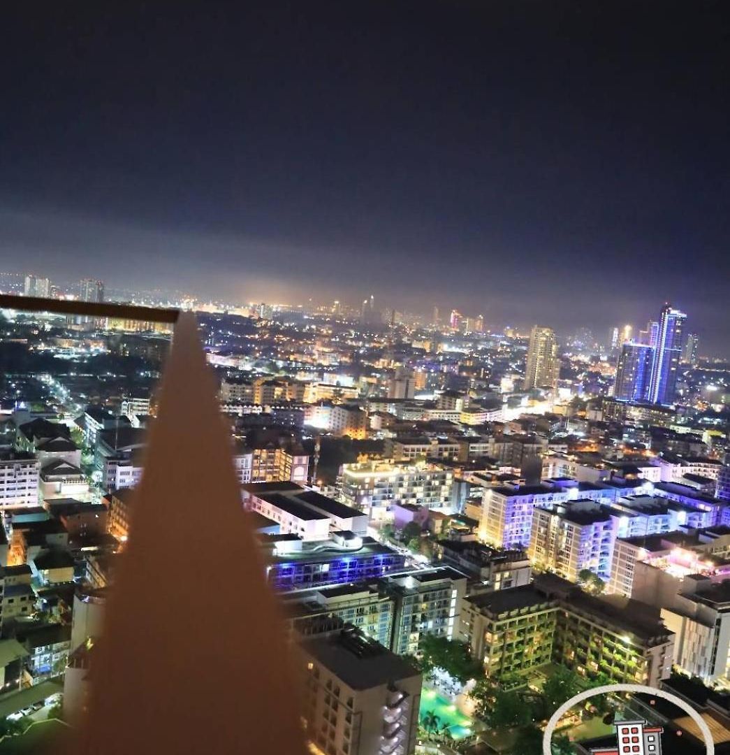 อพาร์ทเม้น The Edge High Floor & Seaview