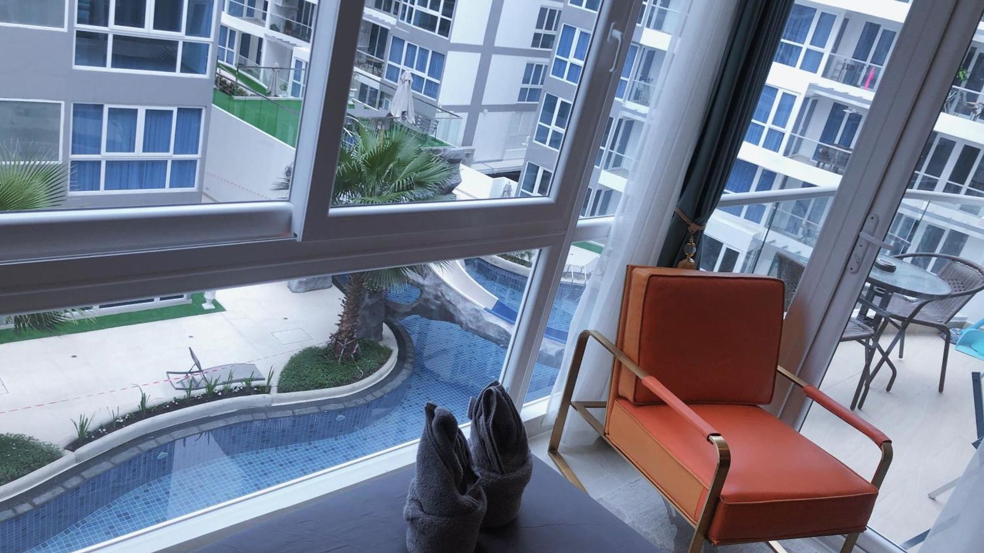 อพาร์ทเม้น Centara Avenue By Daisy 1 *