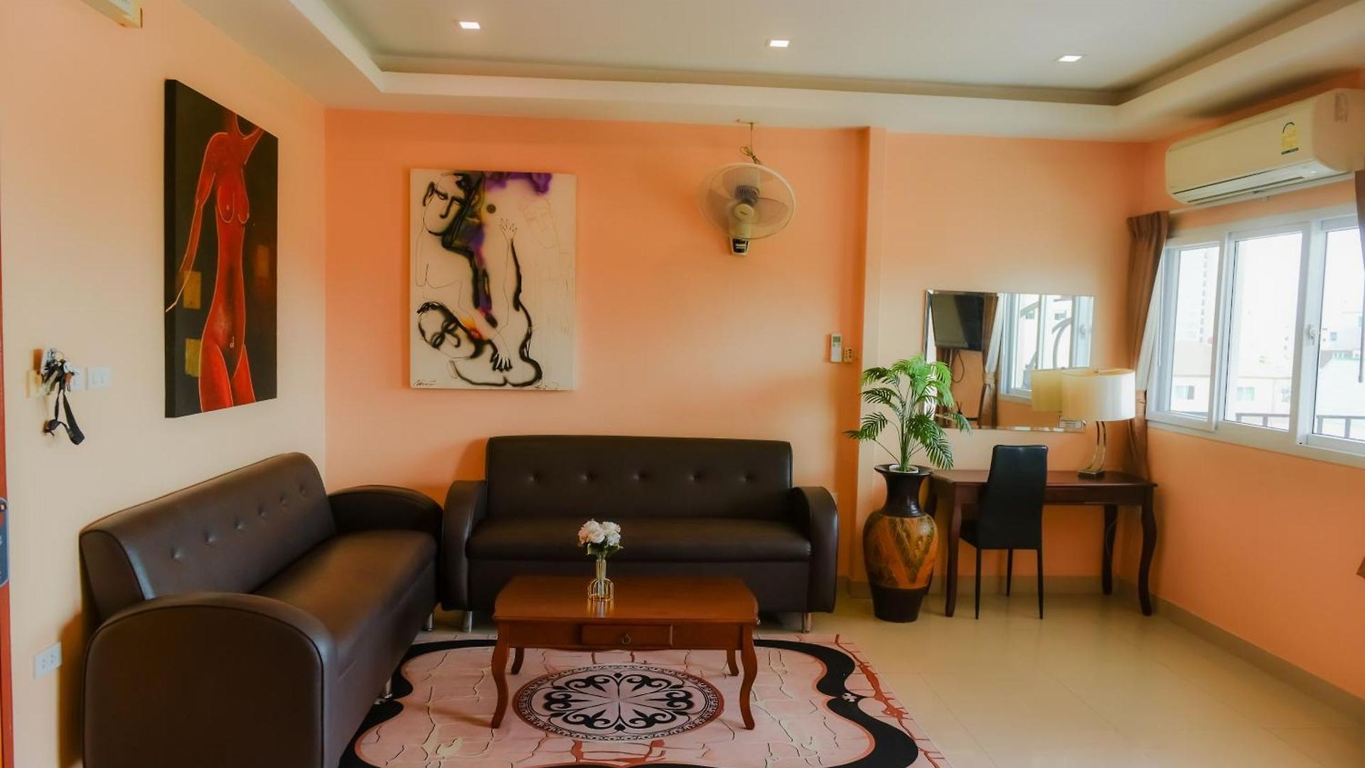 Phratumnak Hill Guest House Hotel 2*