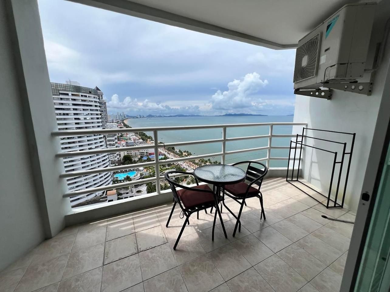 อพาร์ทเม้น Viewtalay Beachfront By Nd