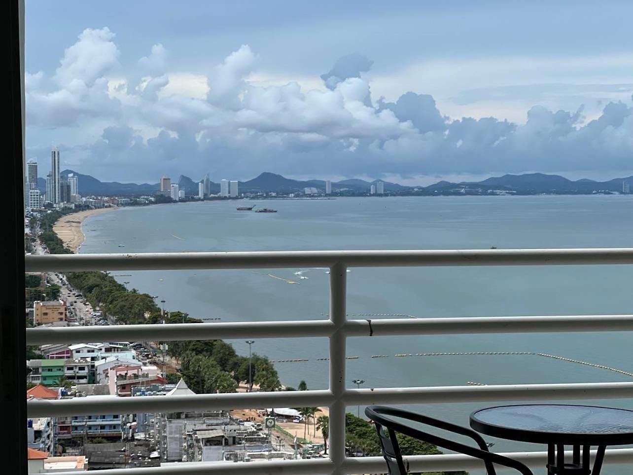 อพาร์ทเม้น Viewtalay Beachfront By Nd *