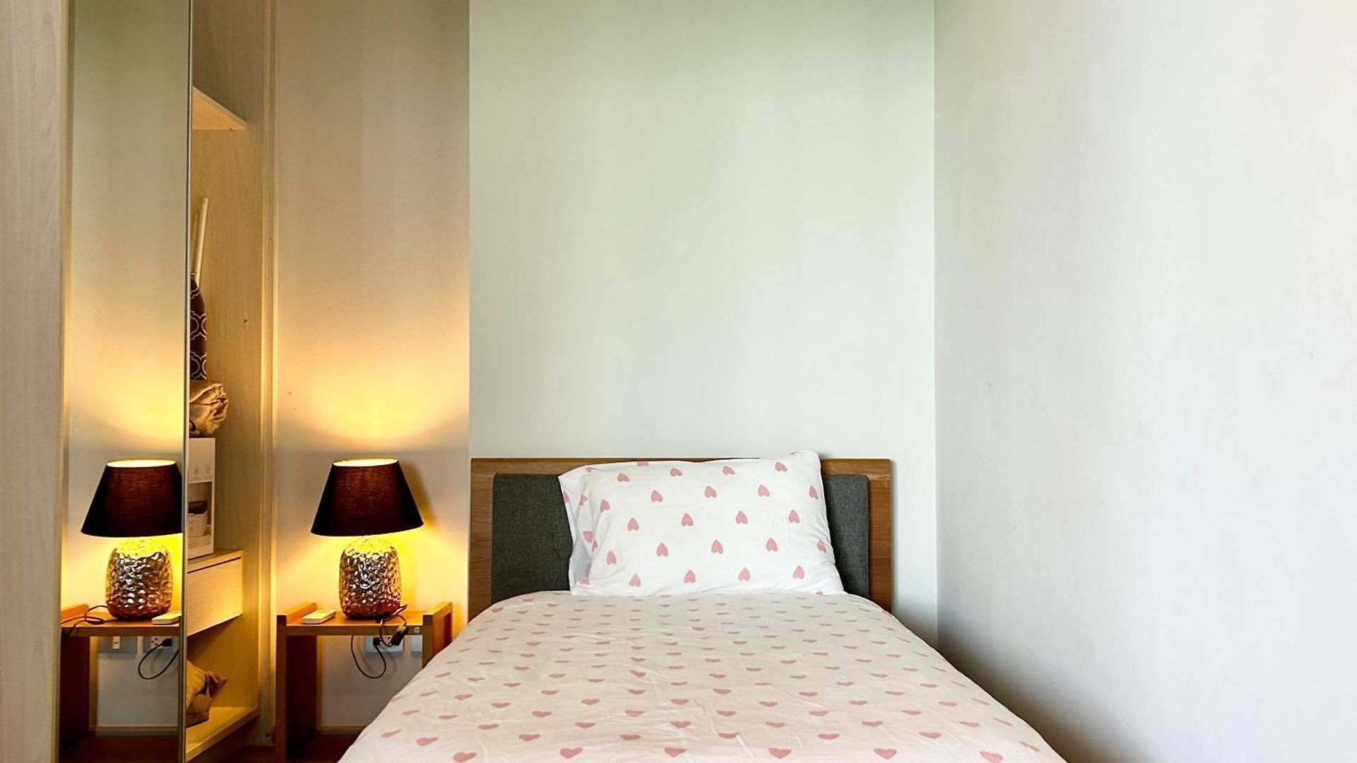 อพาร์ทเม้น Cosy Seaview Two Bedrooms Nakula Pattaya