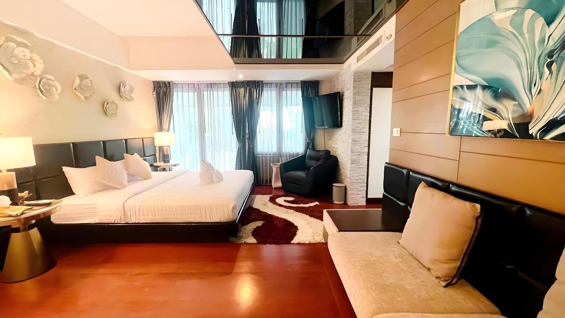 七星爱旅湾 私人海滩四卧别墅 * Pattaya