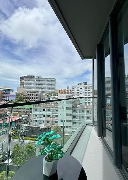 Edge Monstera Pattaya
