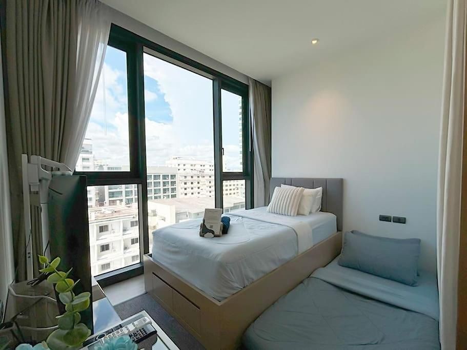 Edge Monstera Pattaya
