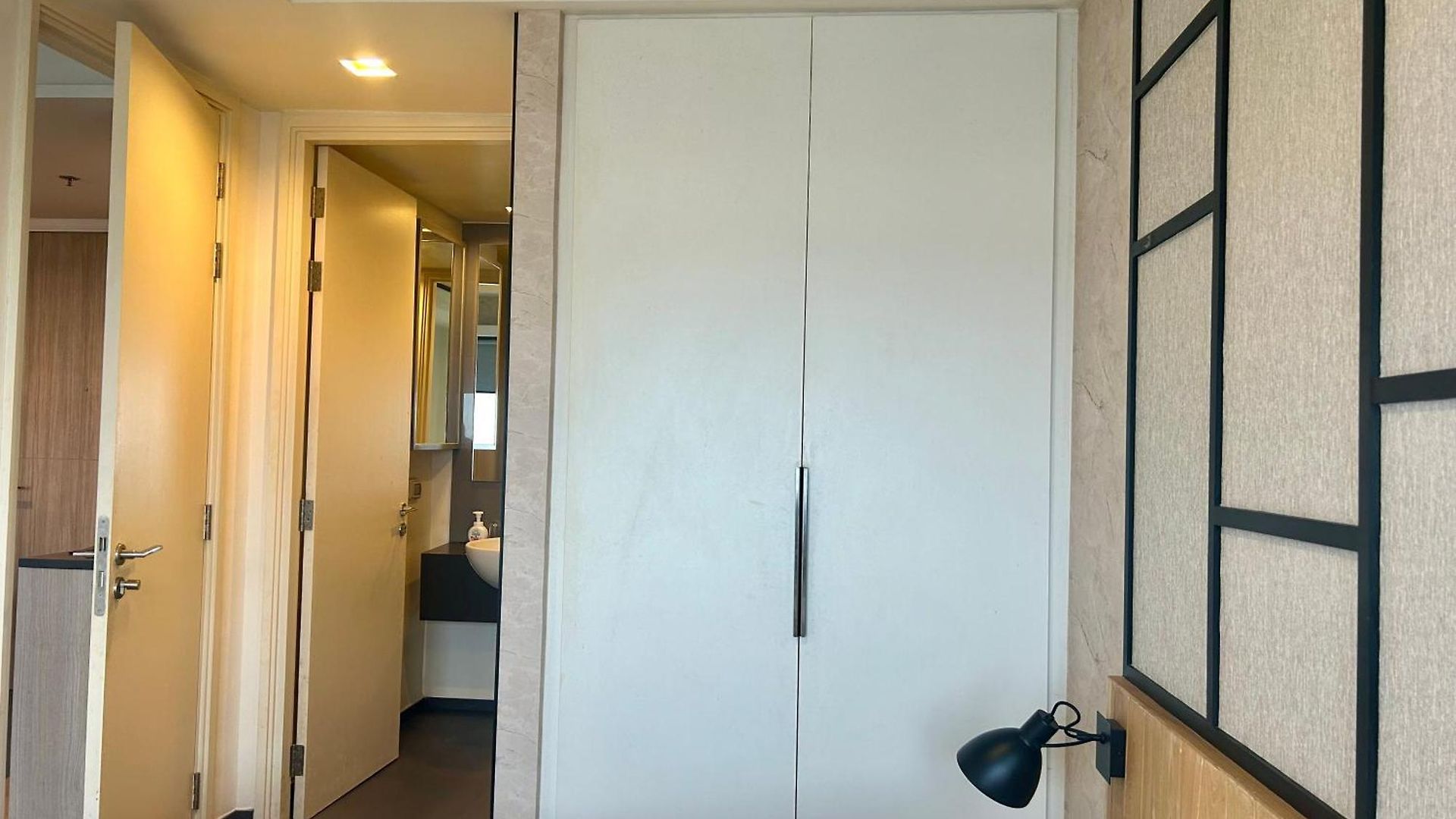 อพาร์ตโฮเทล Unixx High Floor Seaview Double Bedroom Pattaya