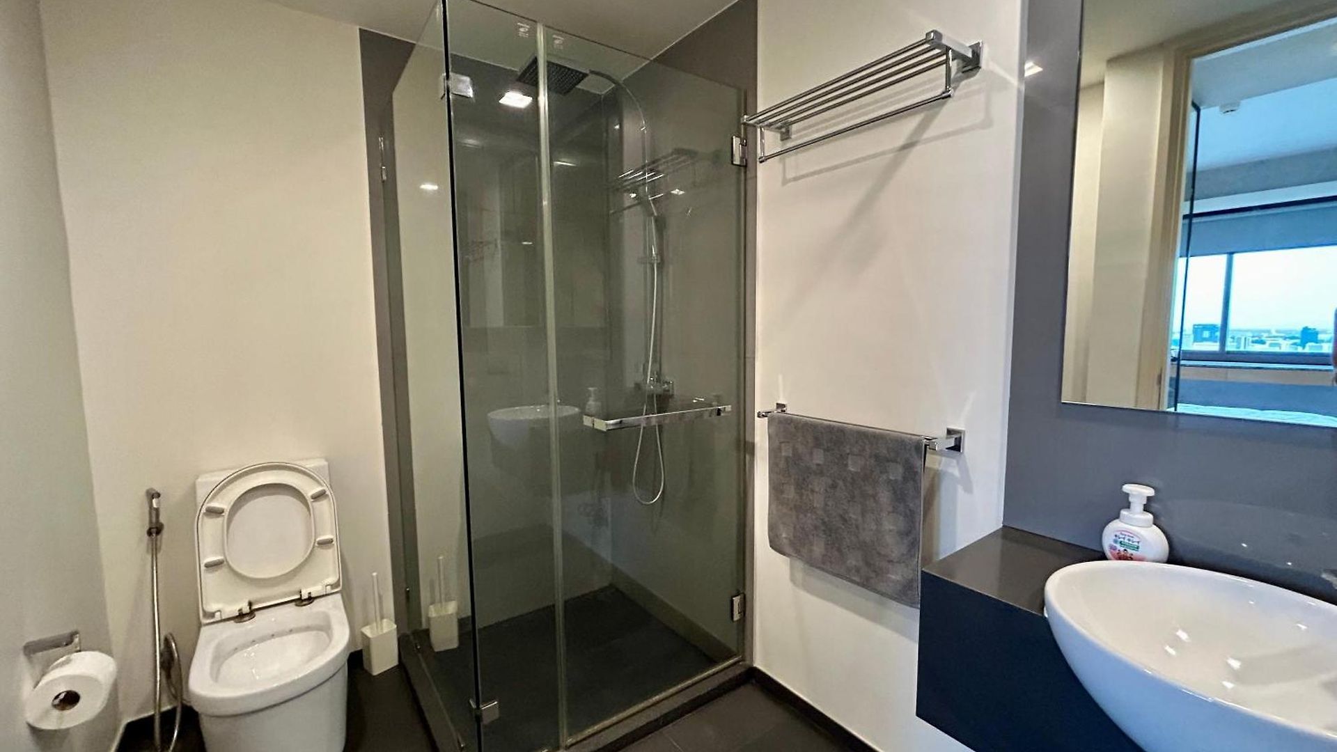 Unixx High Floor Seaview Double Bedroom อพาร์ตโฮเทล