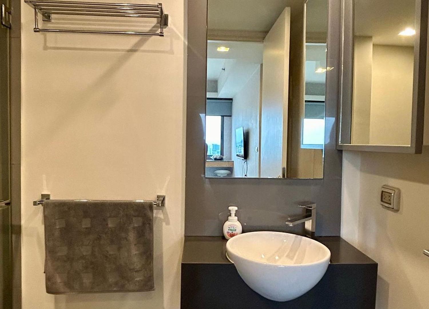 Unixx High Floor Seaview Double Bedroom Pattaya
