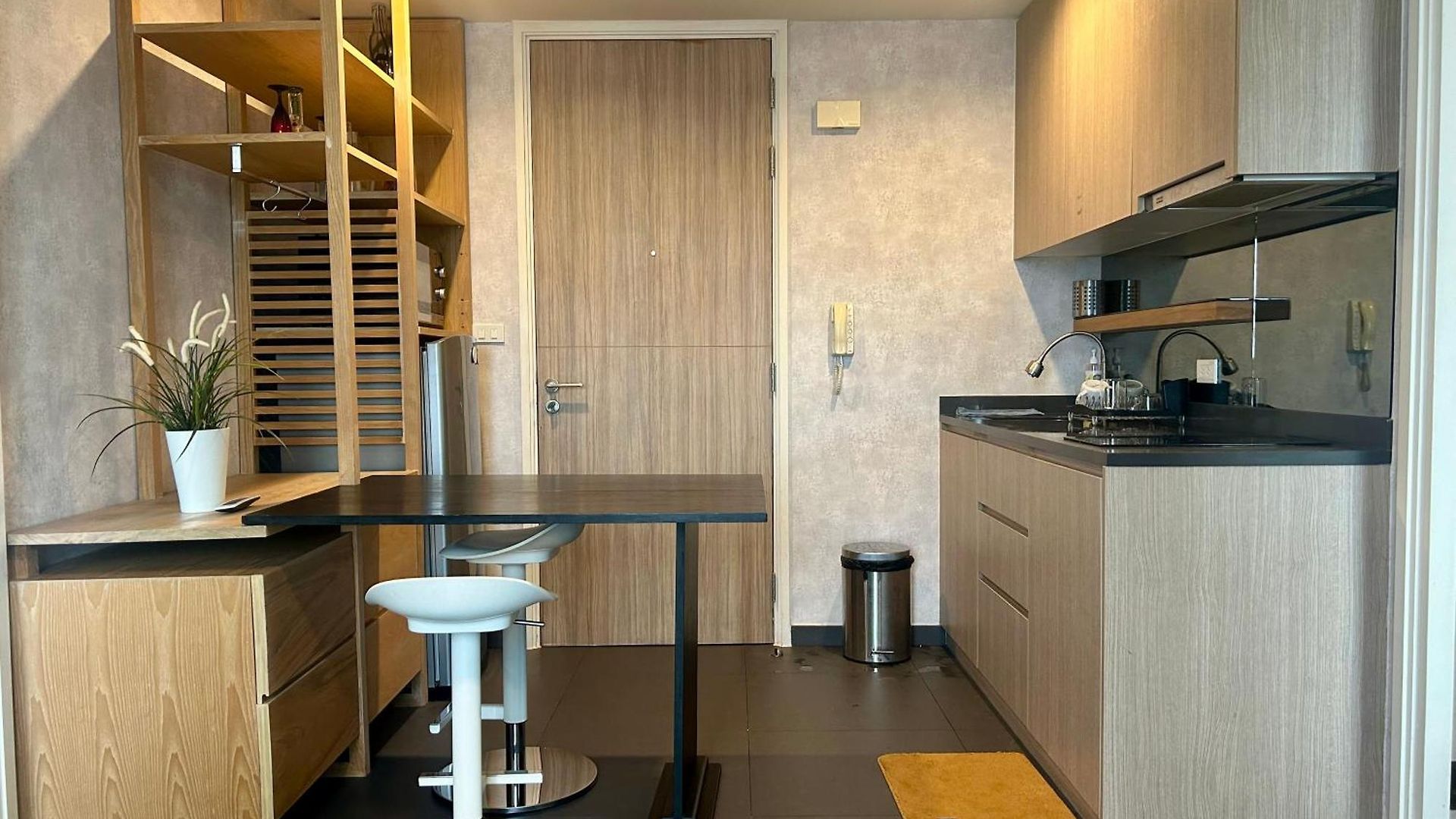 อพาร์ตโฮเทล Unixx High Floor Seaview Double Bedroom Pattaya