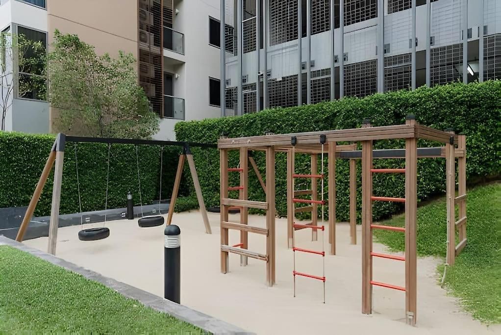 อพาร์ทเม้น High Floor Sea View 2 Bedroom Near Walking Street *
