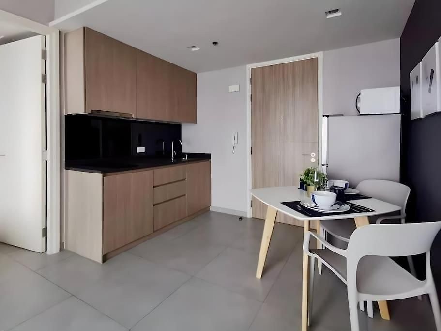 อพาร์ทเม้น High Floor Sea View 2 Bedroom Near Walking Street