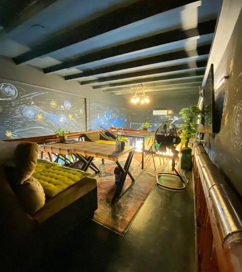 Happiness Community Wake & Bake - Rooftop Bar & Bistro *