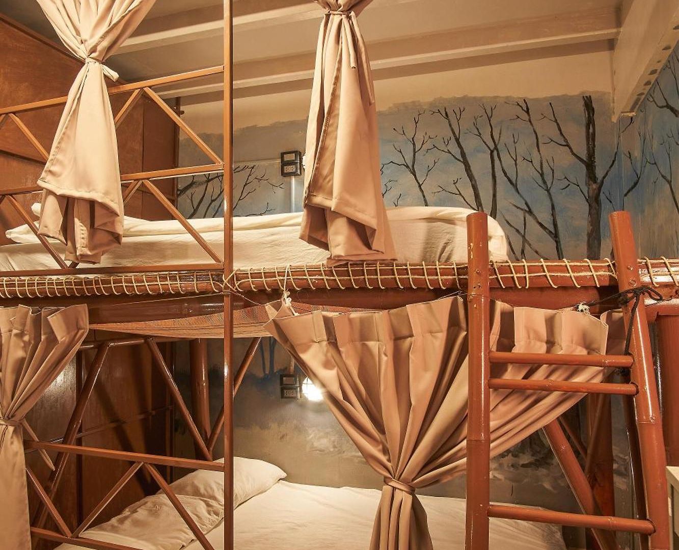ที่พัก Happiness Community Wake & Bake - Rooftop Bar & Bistro Pattaya