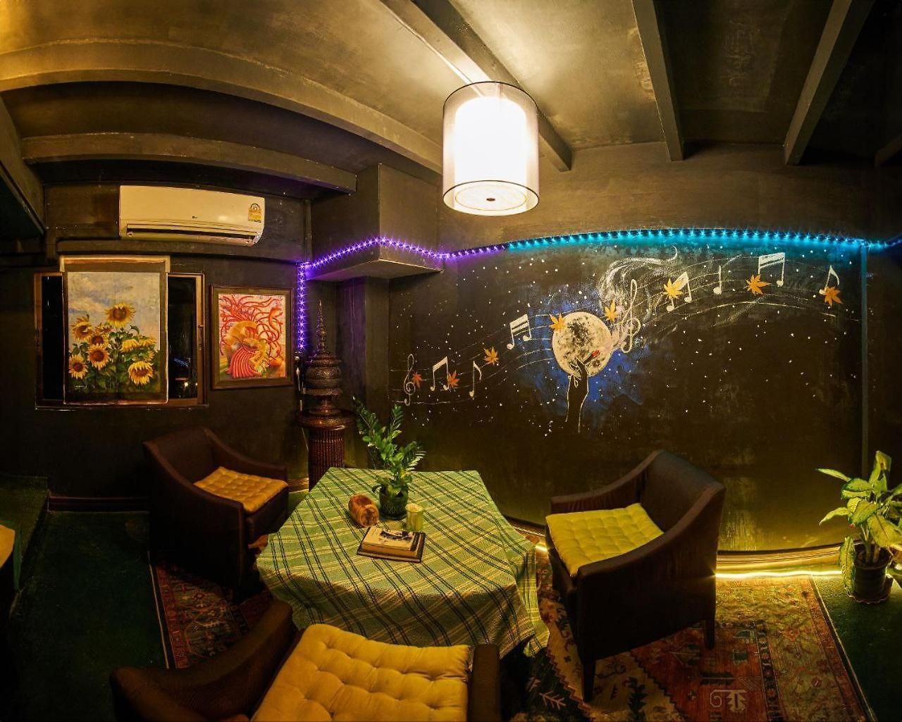 ที่พัก Happiness Community Wake & Bake - Rooftop Bar & Bistro *