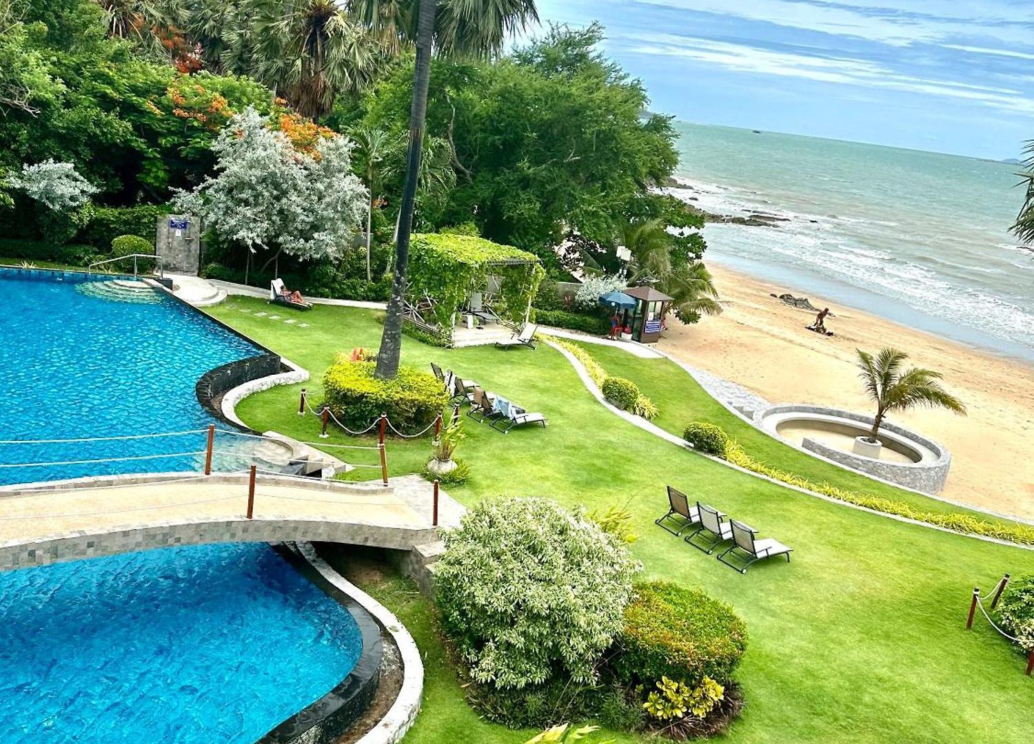 อพาร์ทเม้น The Palm Wongamat 22 *