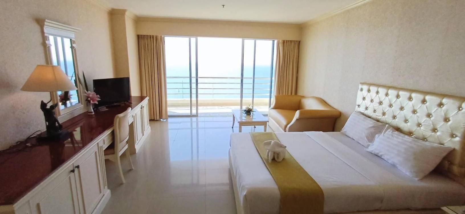 โรงแรม Adriatic Palace
