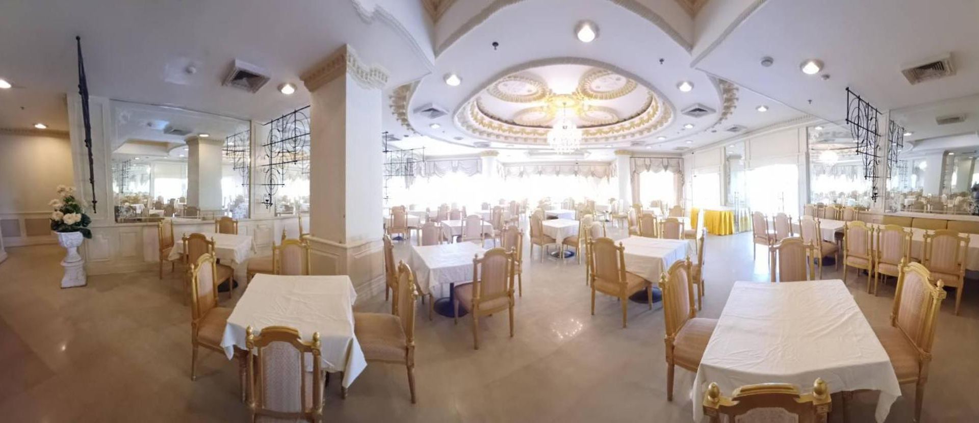 โรงแรม Adriatic Palace