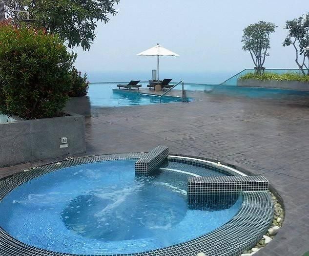 อพาร์ทเม้น Sea View At Wong Amat Tower 3505 Pattaya