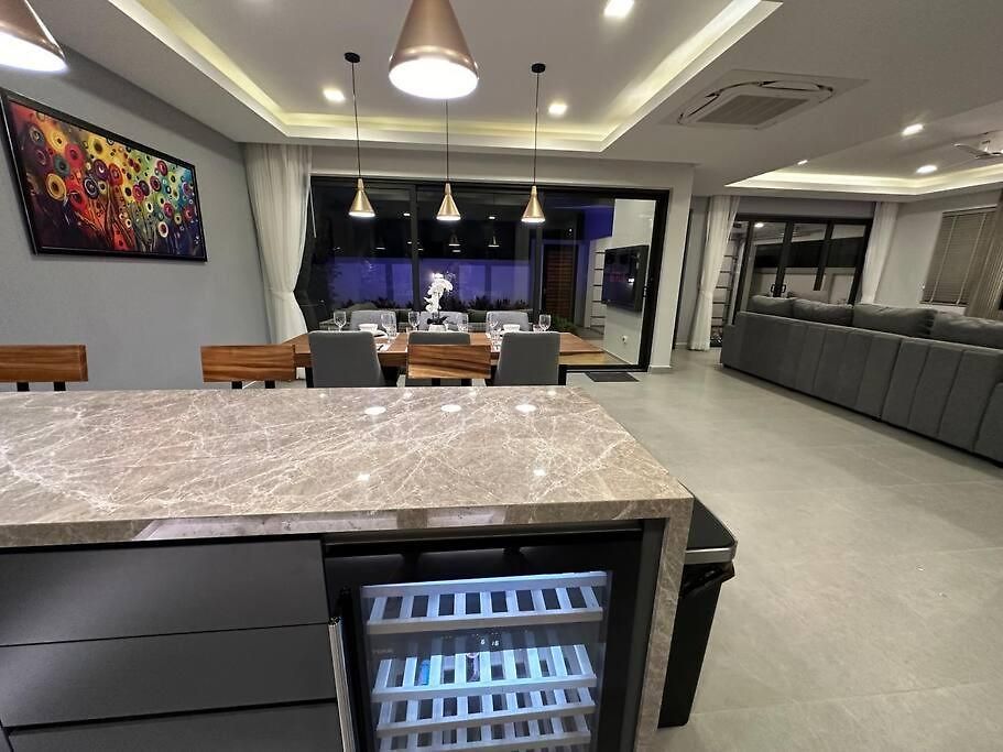 Super Luxury 3 Bedroom Private Pool With Jacuzzi, Near 711, 10 Minutes To Walking Street And - Mt6 วิลล่า