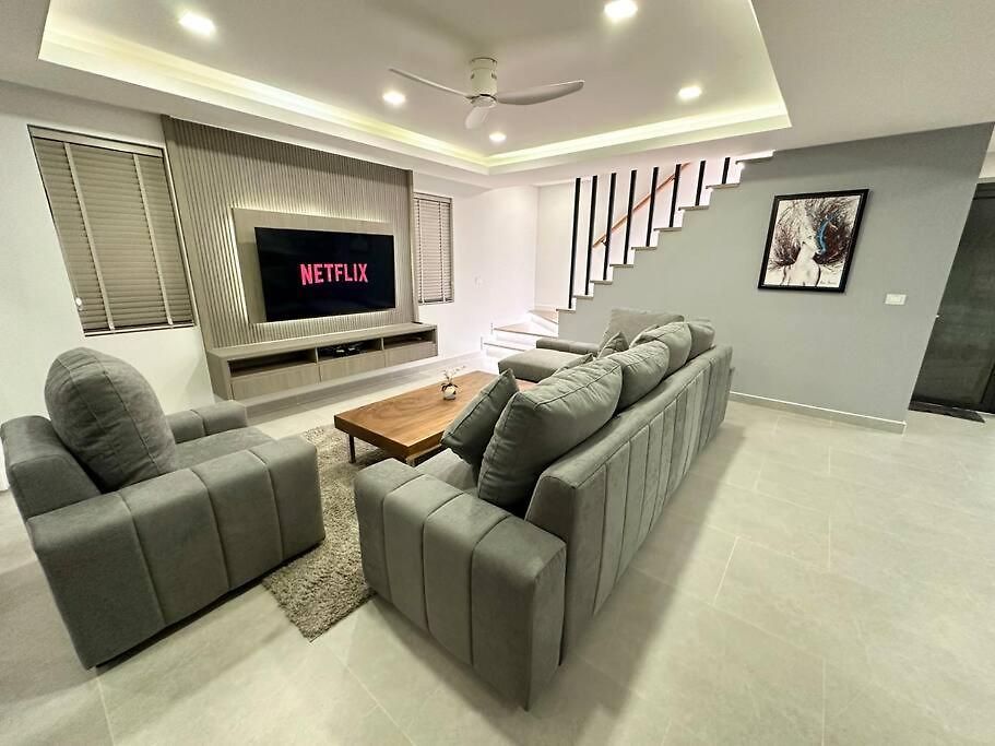 Super Luxury 3 Bedroom Private Pool With Jacuzzi, Near 711, 10 Minutes To Walking Street And - Mt6