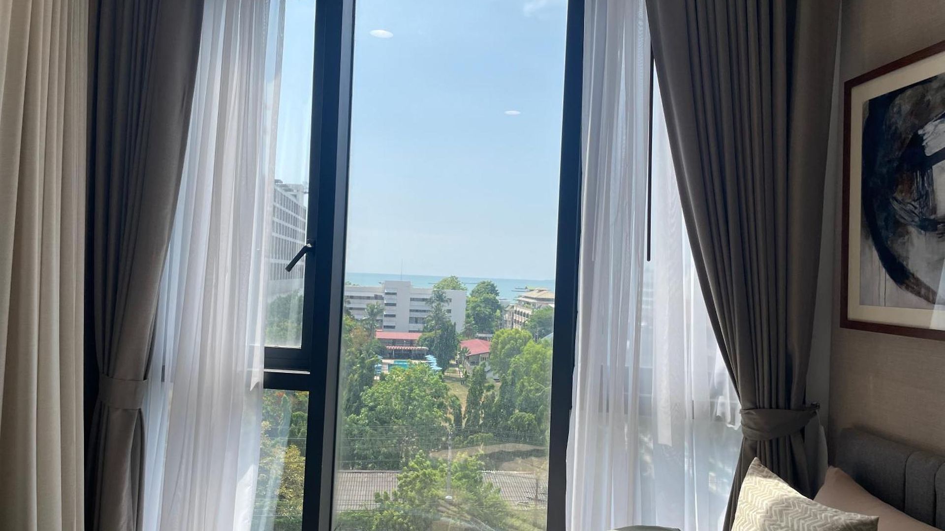 อพาร์ทเม้น Edge Super Pattaya