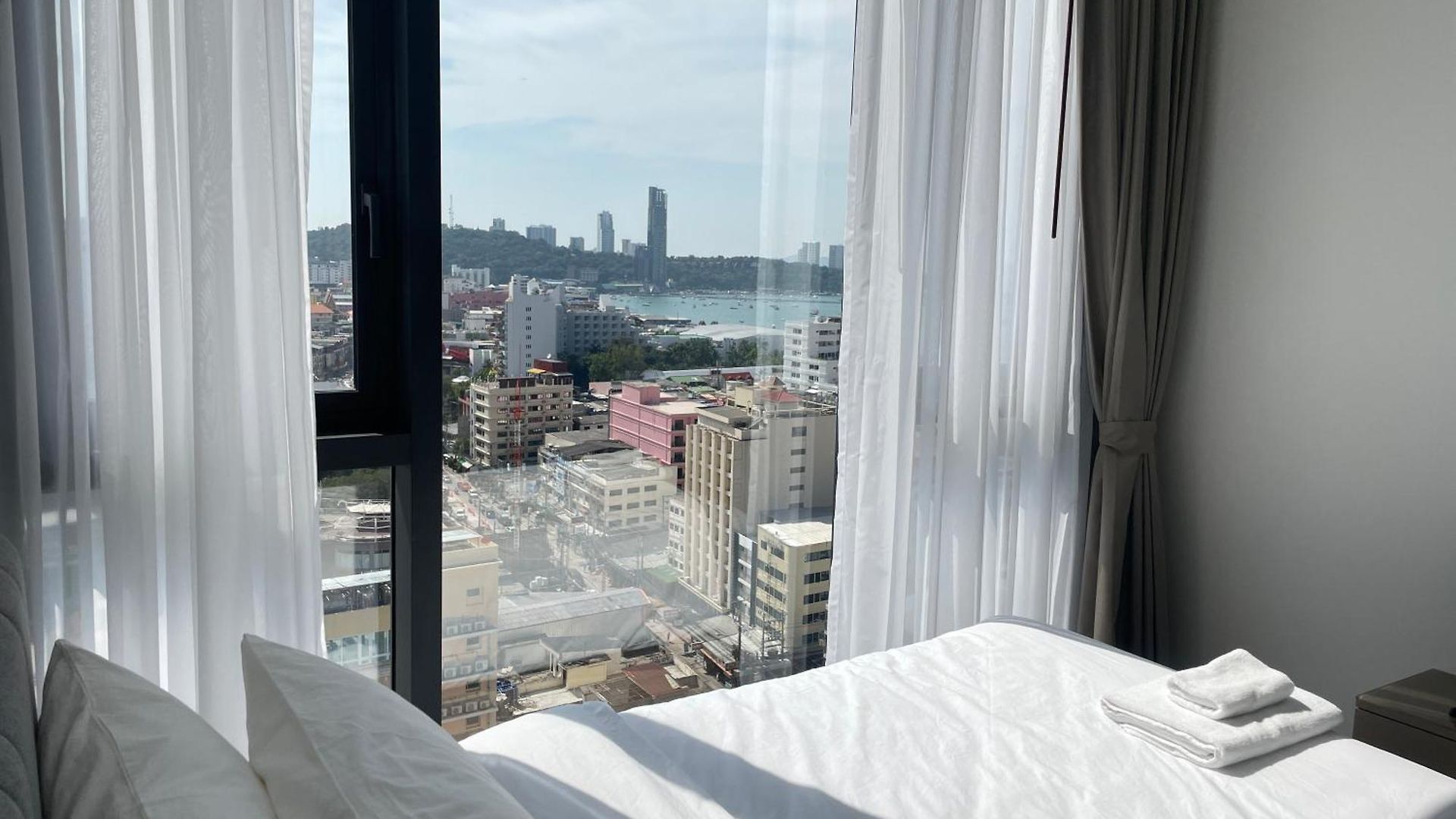 อพาร์ทเม้น Edge Super Pattaya
