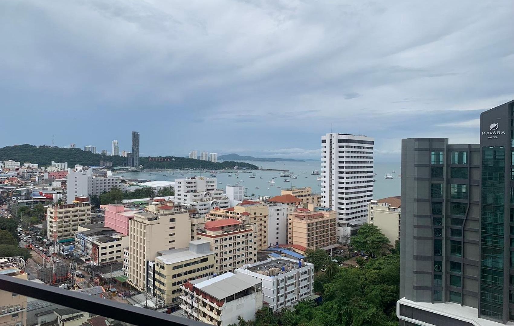 Edge Super อพาร์ทเม้น Pattaya