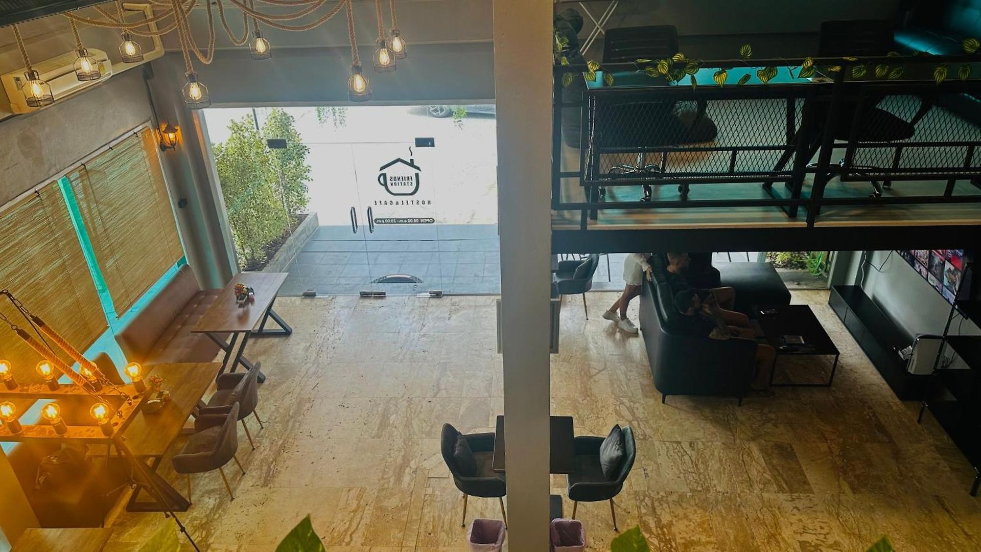 Friends Station Tukkom & Cafe ที่พัก *