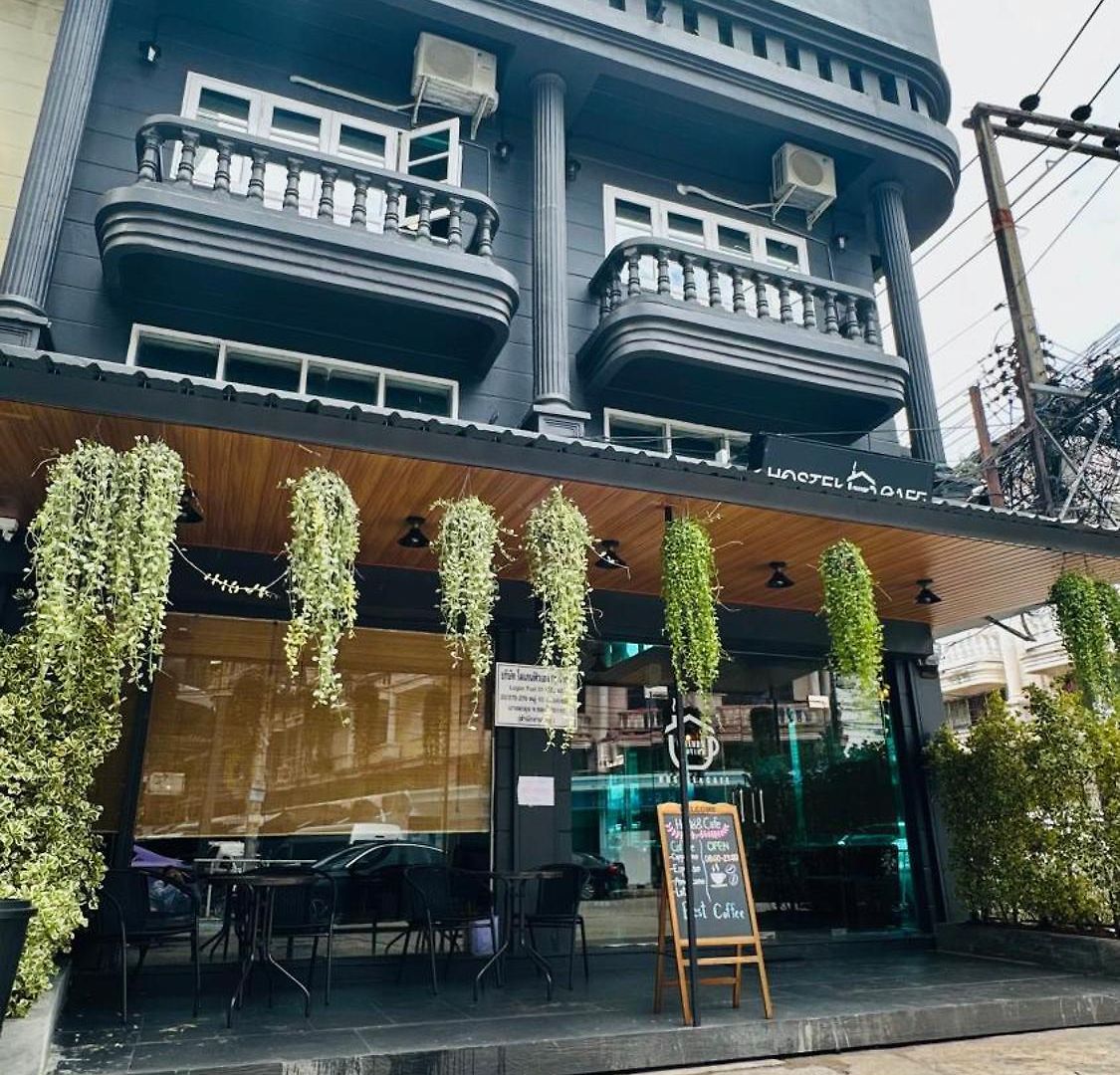 Friends Station Tukkom & Cafe ที่พัก Pattaya