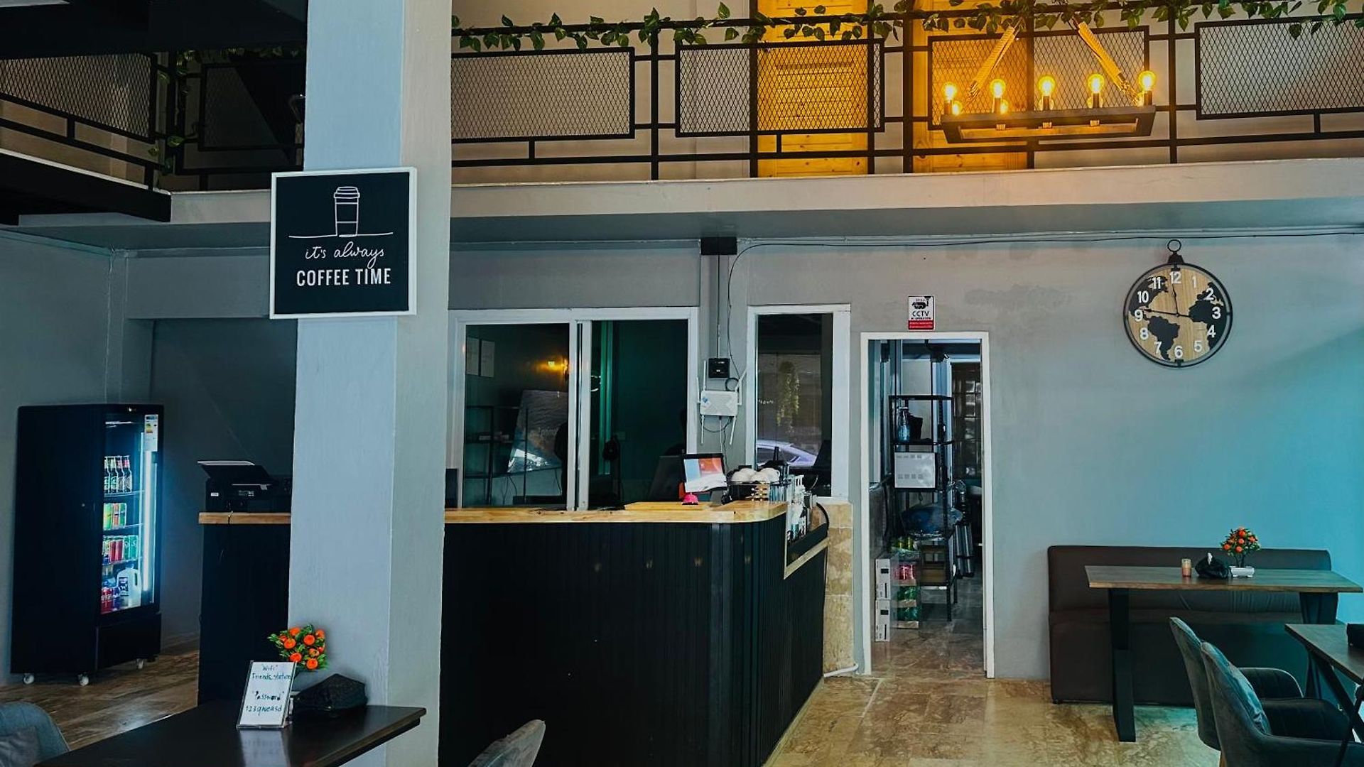 ที่พัก Friends Station Tukkom & Cafe *