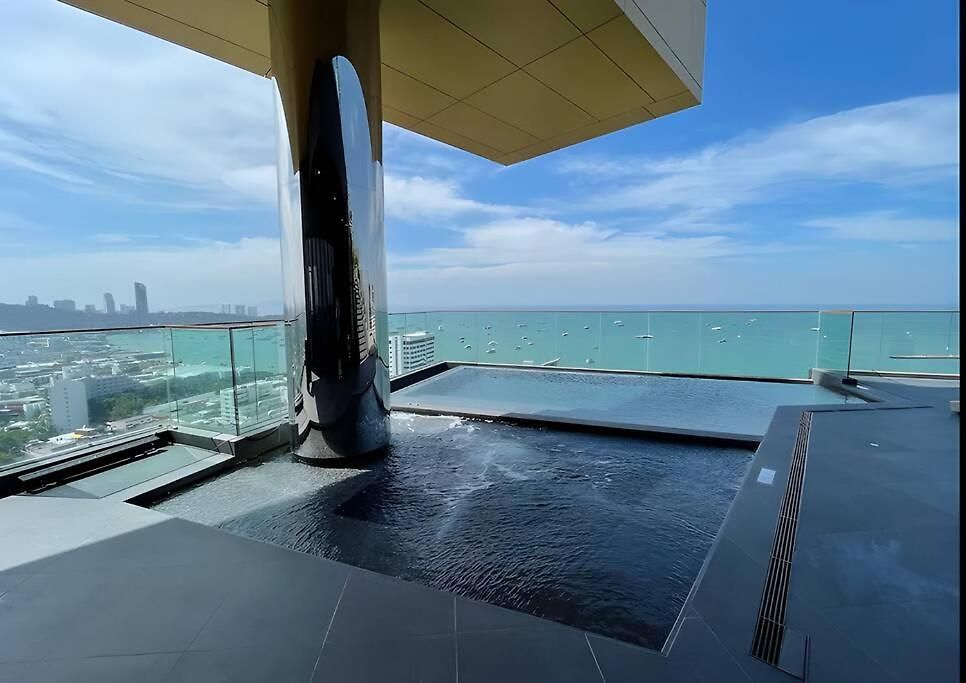 อพาร์ทเม้น With Roof Pool Pattaya