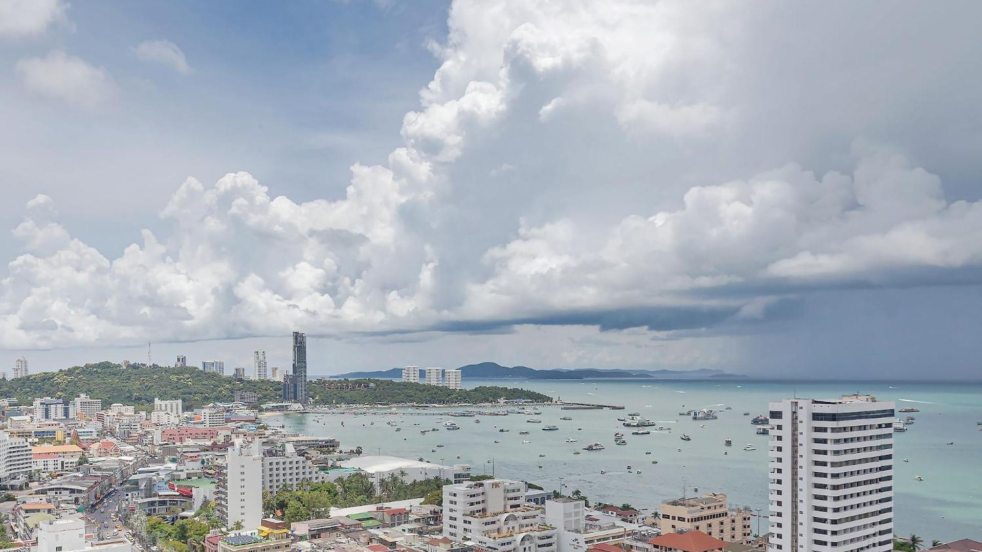 Edge Sea View High Floor 23,26 อพาร์ตโฮเทล Pattaya