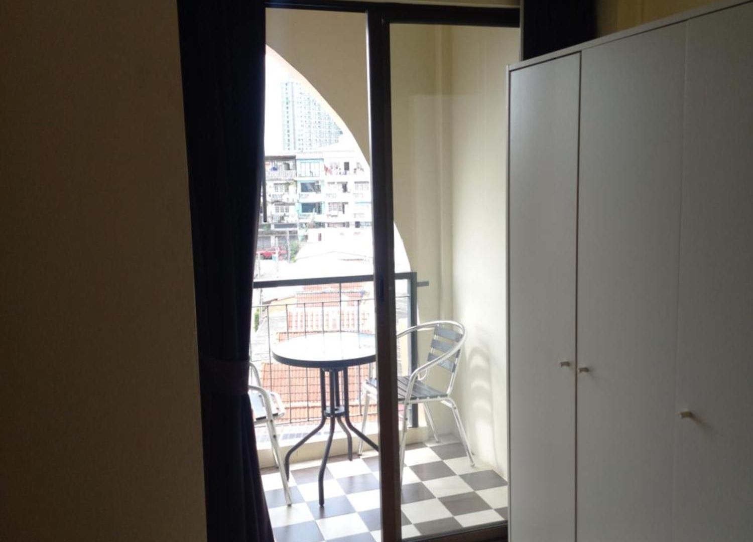 โรงแรม Dania *