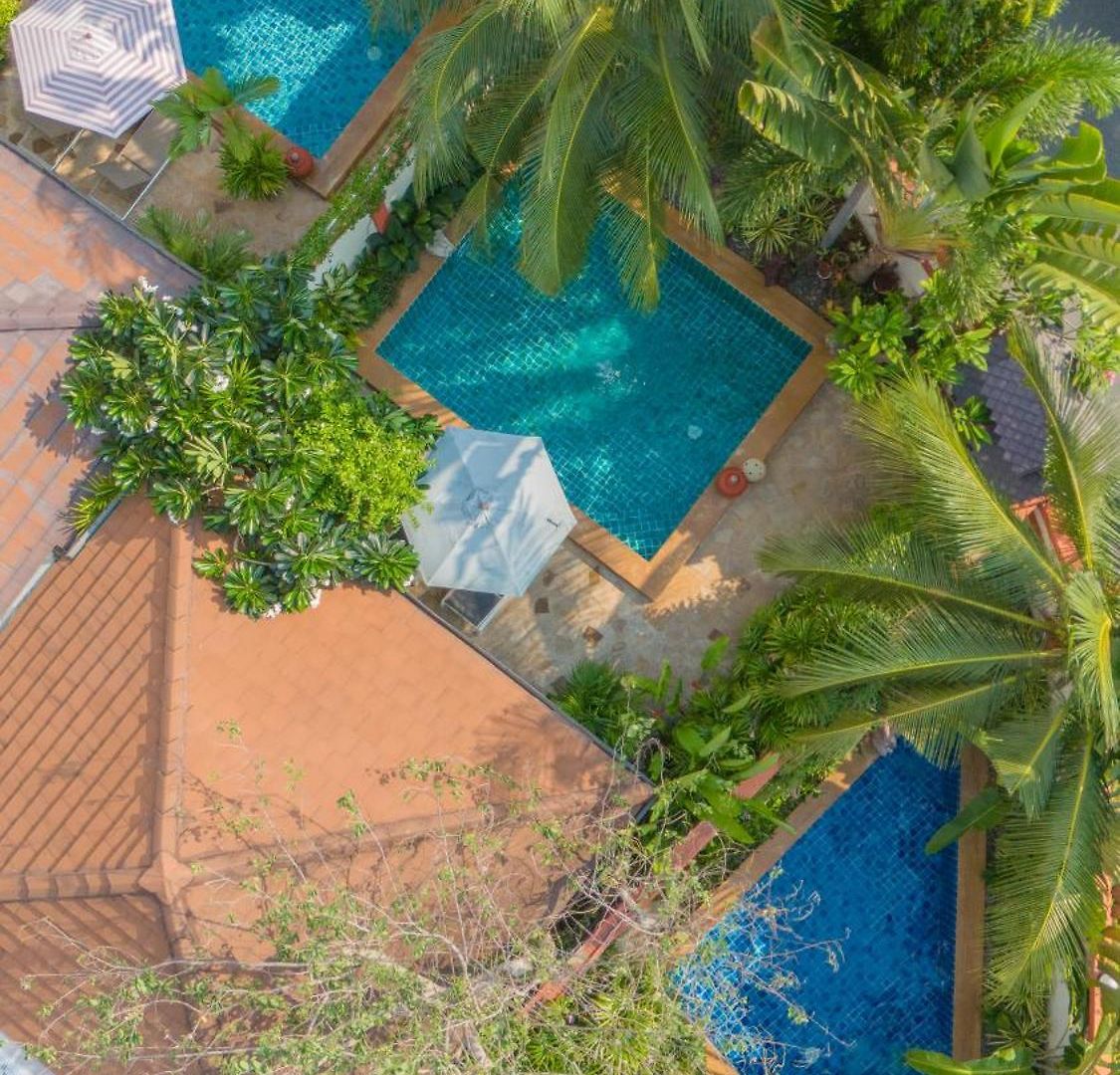 Iii, Totally Private Pool *
